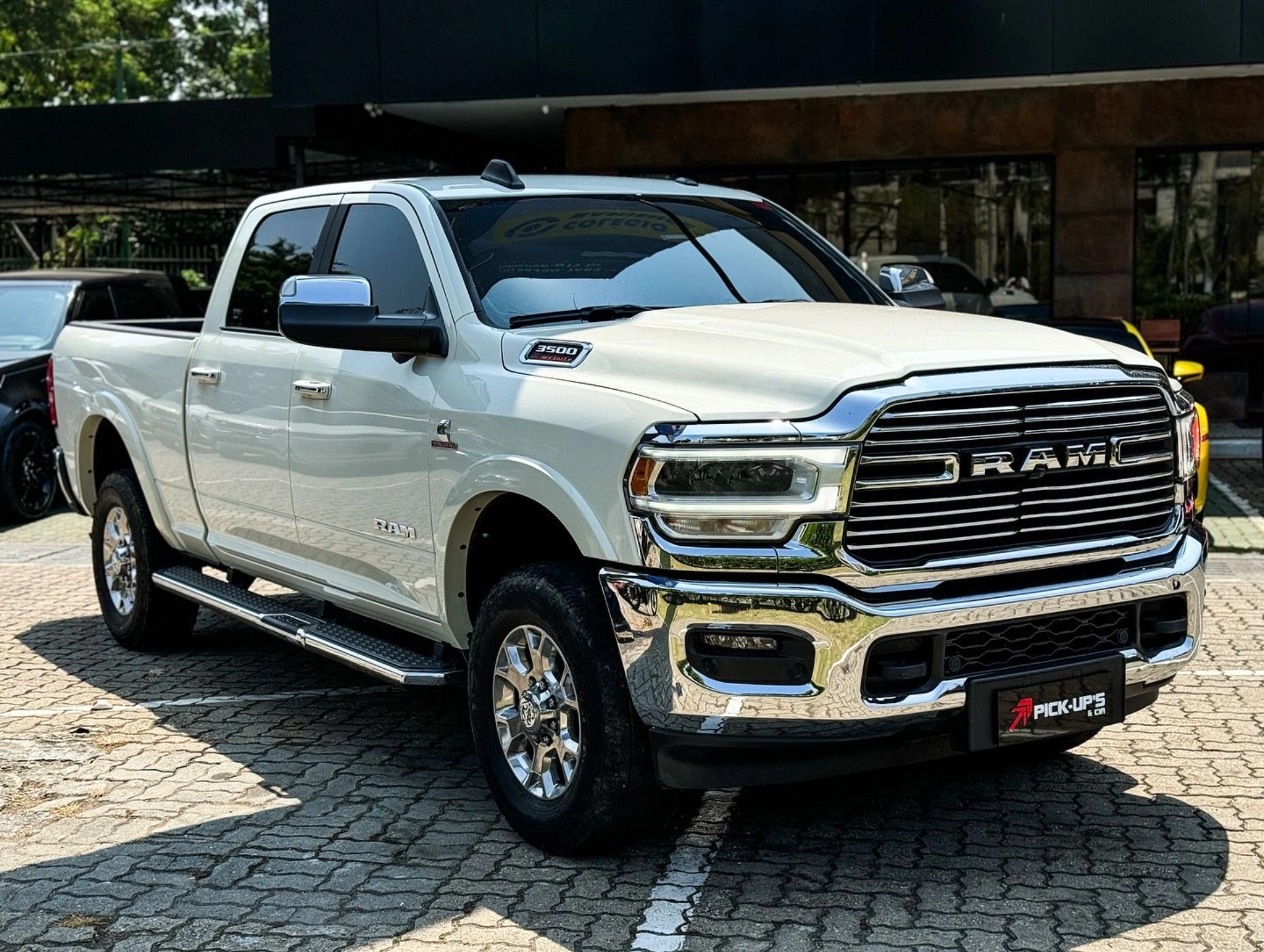 RAM 3500 6.7 I6 TURBO DIESEL LARAMIE CD 4X4 AUTOMÁTICO