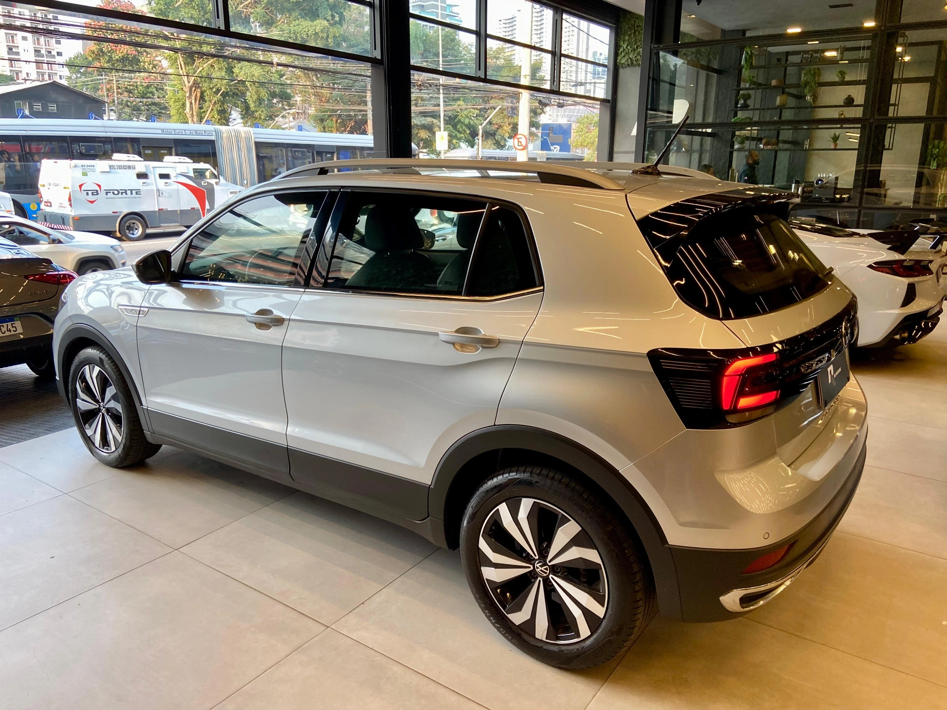 volkswagen T-CROSS 1.4 250 TSI TOTAL FLEX HIGHLINE AUTOMÁTICO 2023