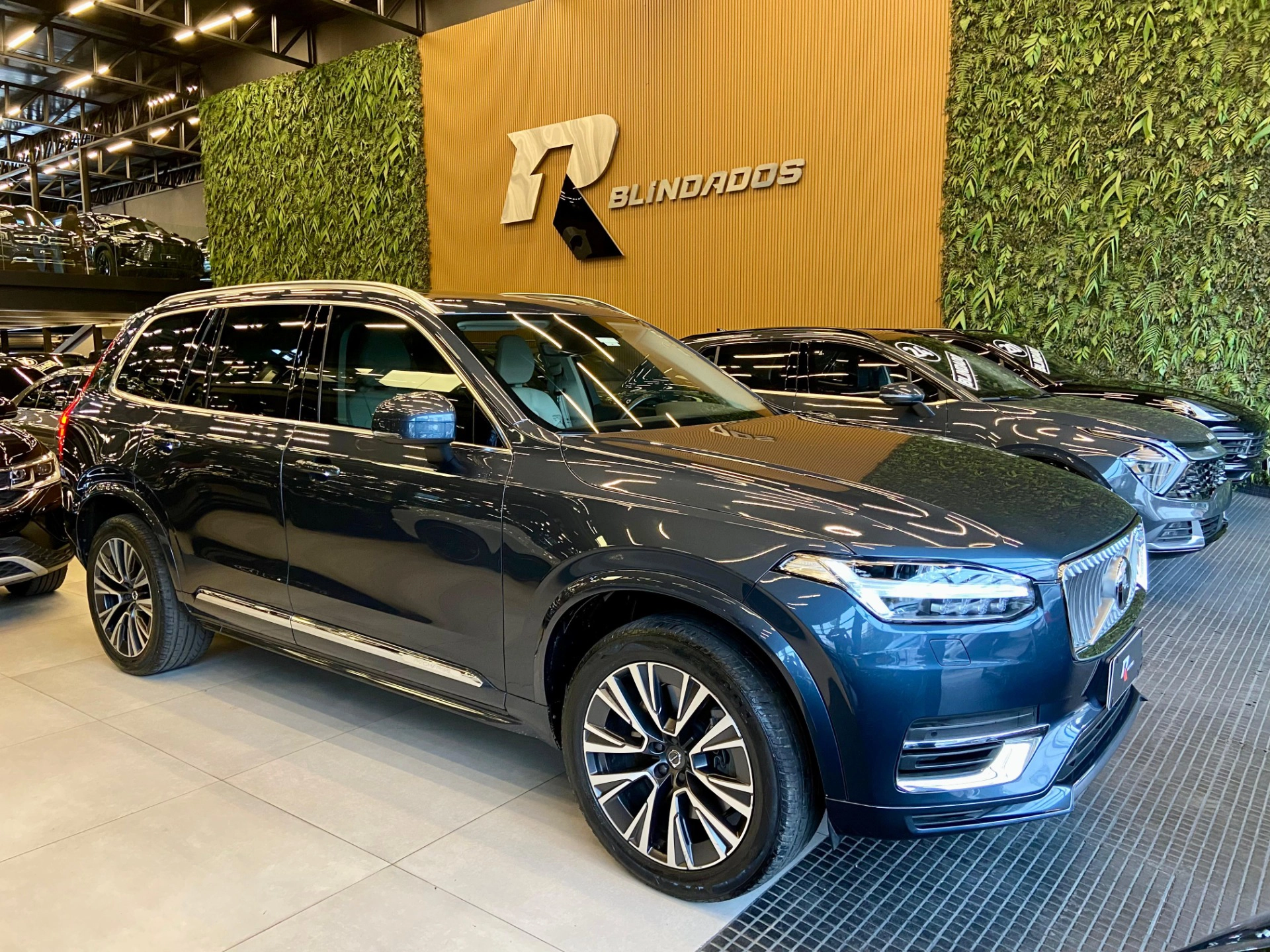 volvo XC90 2.0 T8 HYBRID MOMENTUM AWD GEARTRONIC 2021