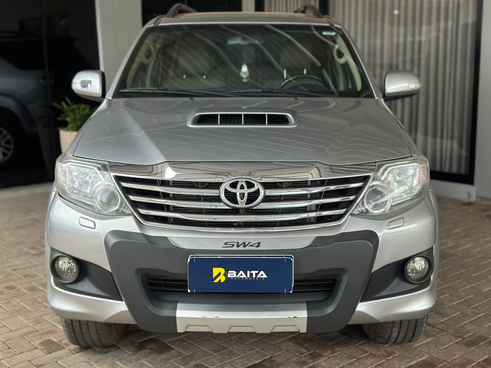 TOYOTA HILUX SW4