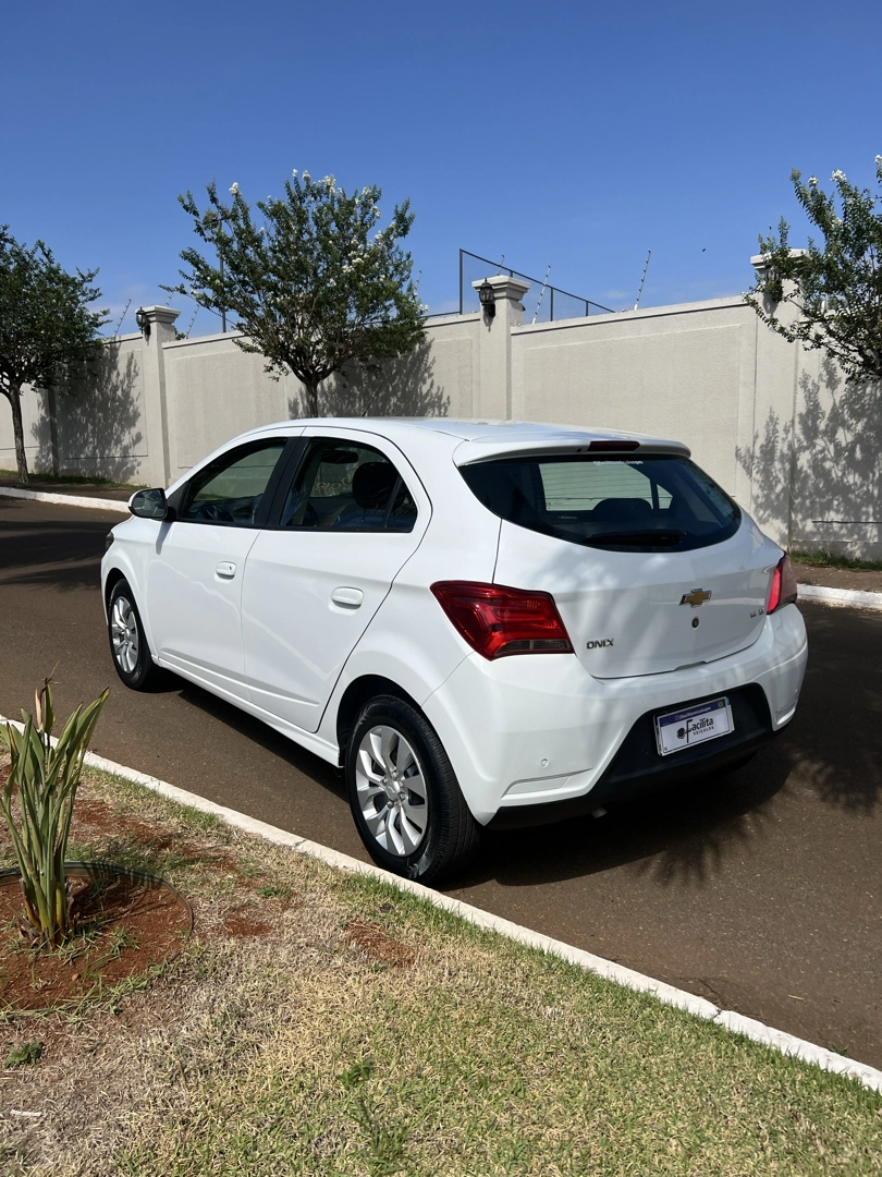 CHEVROLET ONIX 1.4 MPFI LT 8V FLEX 4P MANUAL