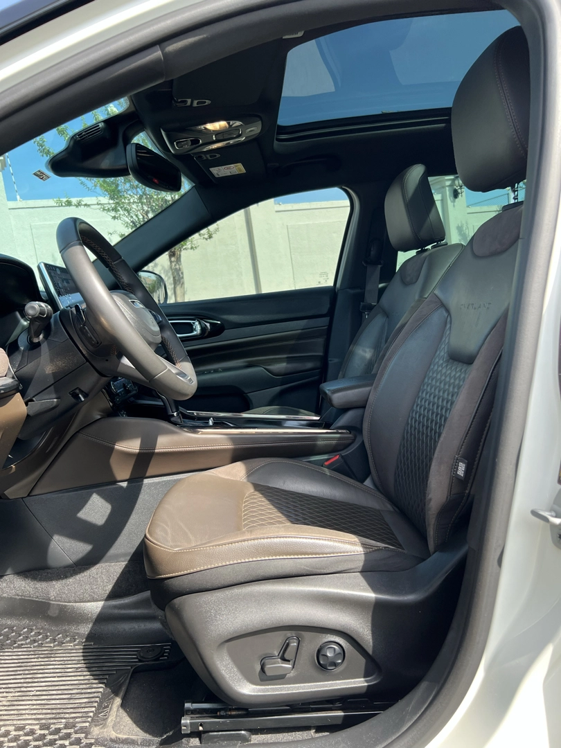 JEEP COMMANDER 2.0 TD380 TURBO DIESEL OVERLAND AT9