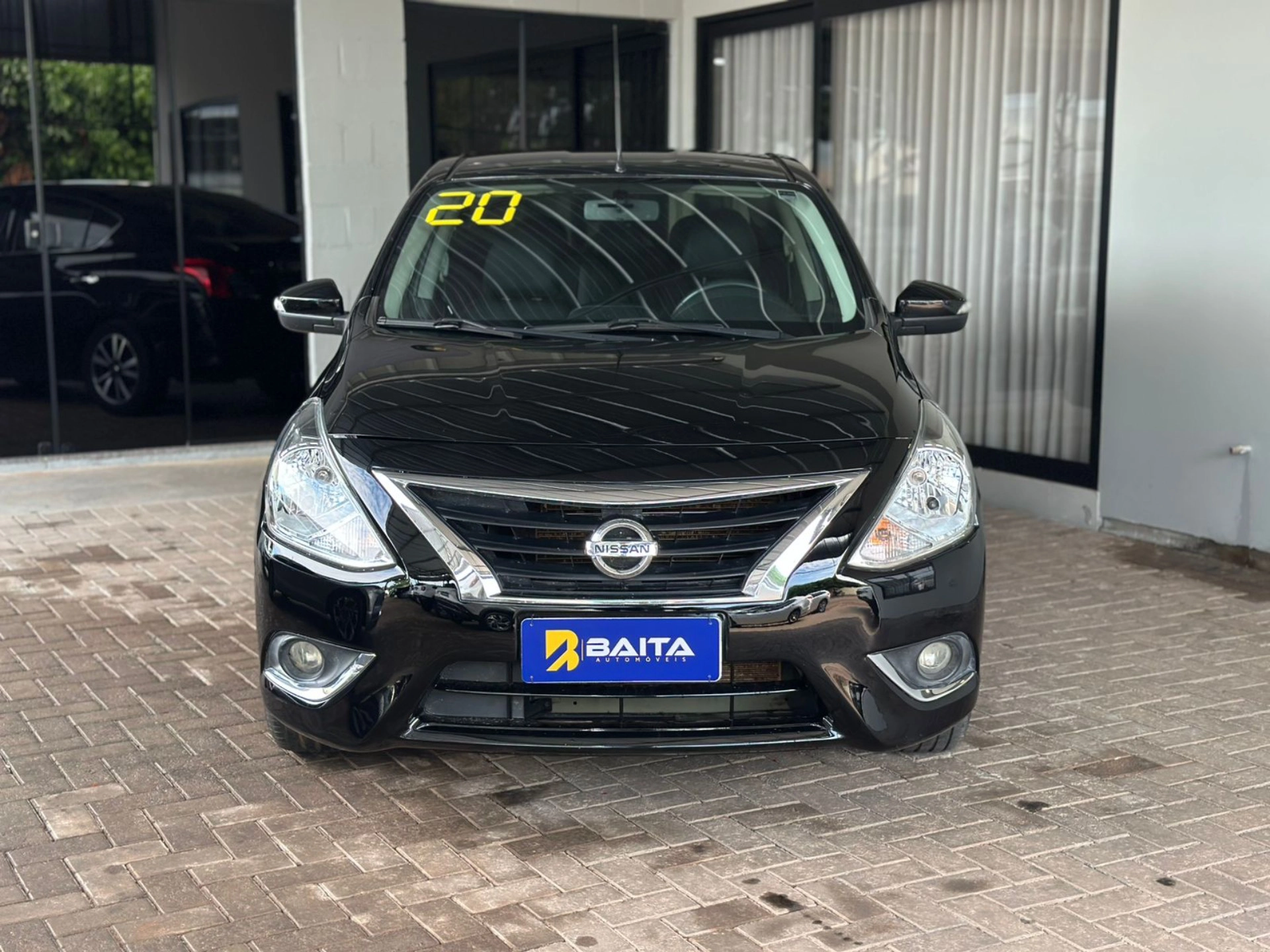 NISSAN VERSA