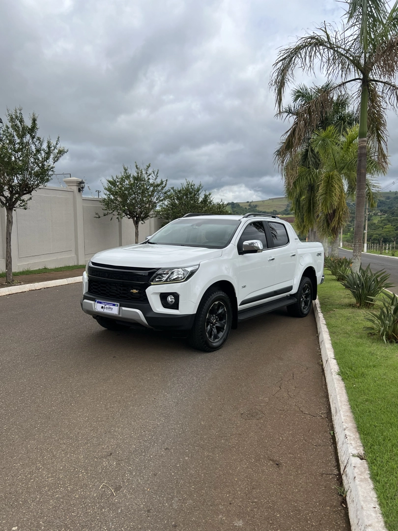 CHEVROLET S10 2.8 16V TURBO DIESEL HIGH COUNTRY CD 4X4 AUTOMÁTICO