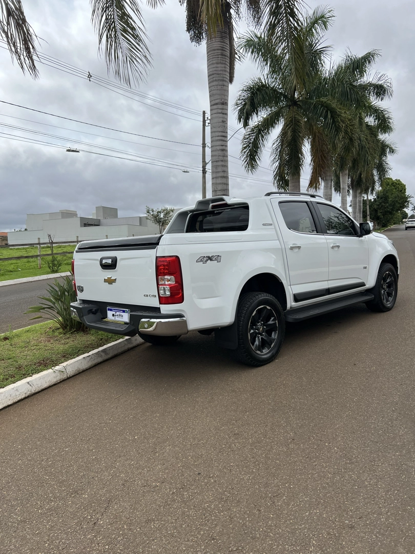 CHEVROLET S10 2.8 16V TURBO DIESEL HIGH COUNTRY CD 4X4 AUTOMÁTICO
