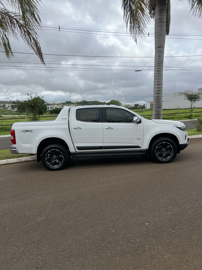 CHEVROLET S10 2.8 16V TURBO DIESEL HIGH COUNTRY CD 4X4 AUTOMÁTICO