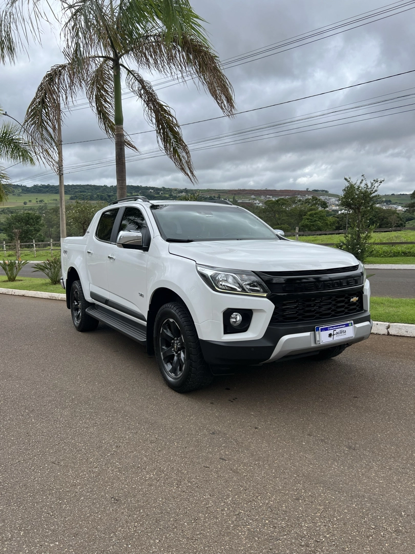 CHEVROLET S10 2.8 16V TURBO DIESEL HIGH COUNTRY CD 4X4 AUTOMÁTICO