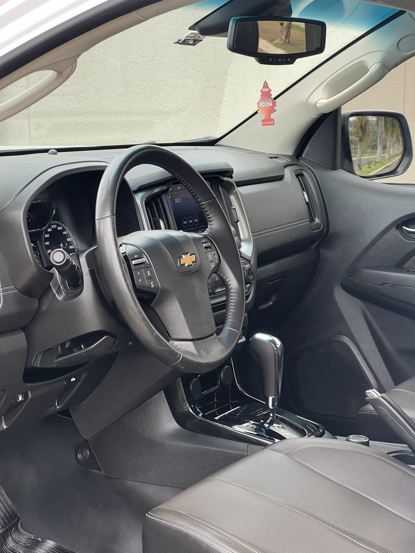 CHEVROLET S10 2.8 16V TURBO DIESEL HIGH COUNTRY CD 4X4 AUTOMÁTICO