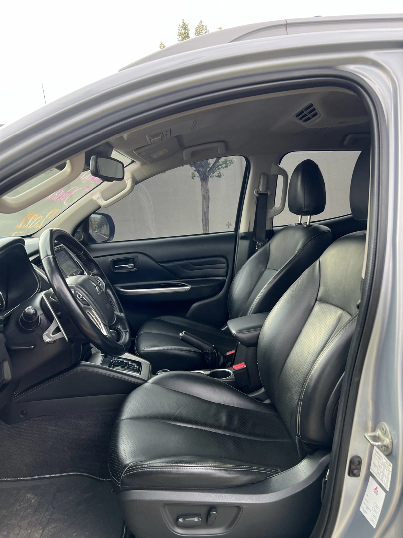 MITSUBISHI L200 TRITON 2.4 16V TURBO DIESEL SPORT HPE-S CD 4P 4X4 AUTOMÁTICO