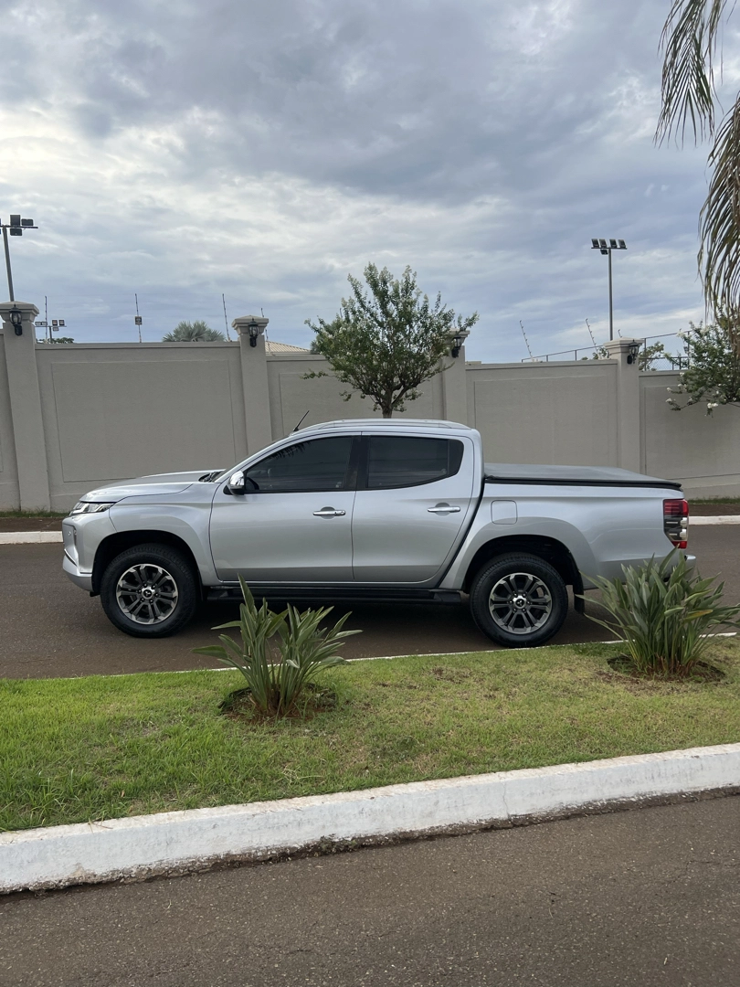 MITSUBISHI L200 TRITON 2.4 16V TURBO DIESEL SPORT HPE-S CD 4P 4X4 AUTOMÁTICO