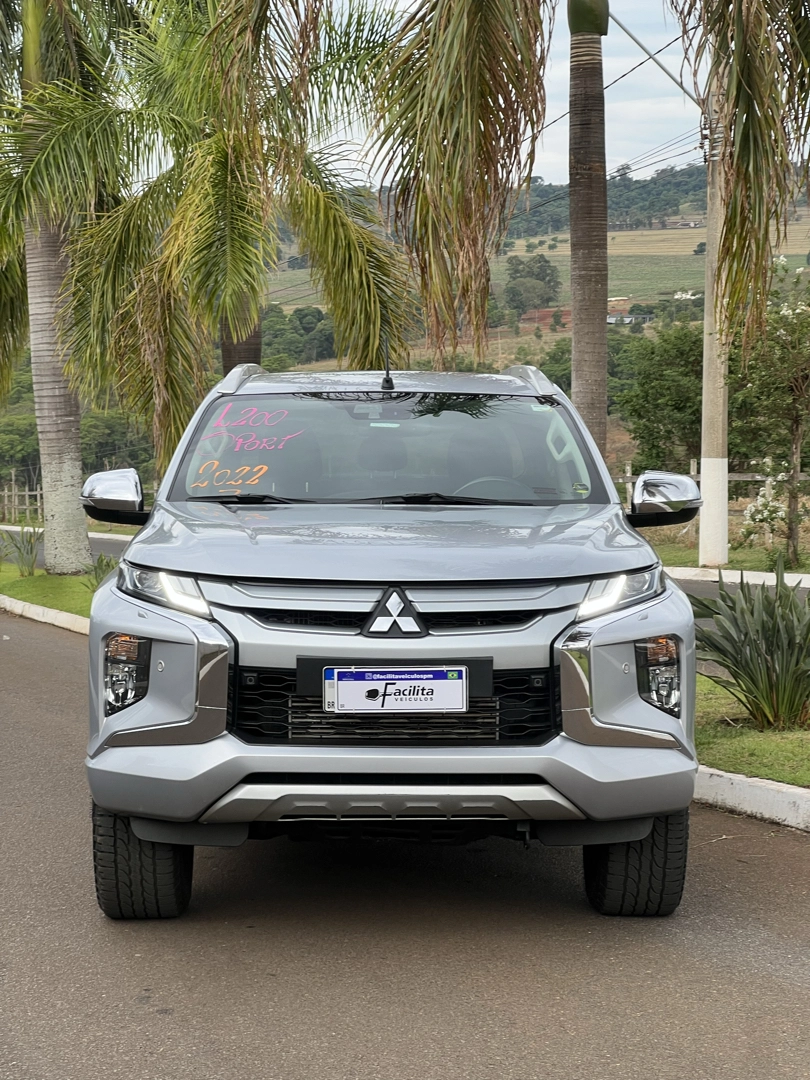 MITSUBISHI L200 TRITON 2.4 16V TURBO DIESEL SPORT HPE-S CD 4P 4X4 AUTOMÁTICO