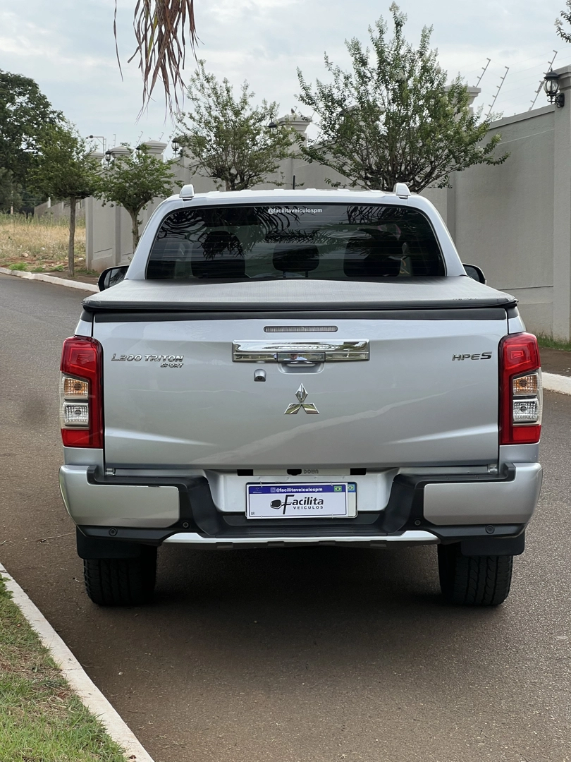 MITSUBISHI L200 TRITON 2.4 16V TURBO DIESEL SPORT HPE-S CD 4P 4X4 AUTOMÁTICO