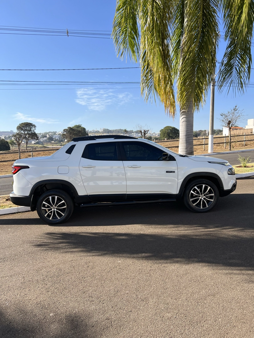FIAT TORO 2.0 16V TURBO DIESEL ULTRA 4WD AT9