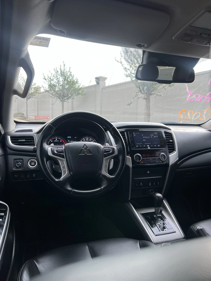 MITSUBISHI L200 TRITON 2.4 16V TURBO DIESEL SPORT HPE-S CD 4P 4X4 AUTOMÁTICO