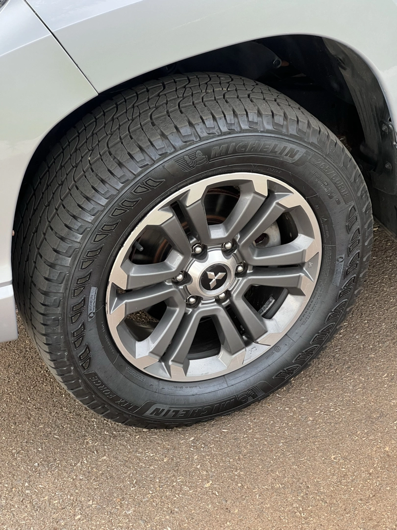 MITSUBISHI L200 TRITON 2.4 16V TURBO DIESEL SPORT HPE-S CD 4P 4X4 AUTOMÁTICO