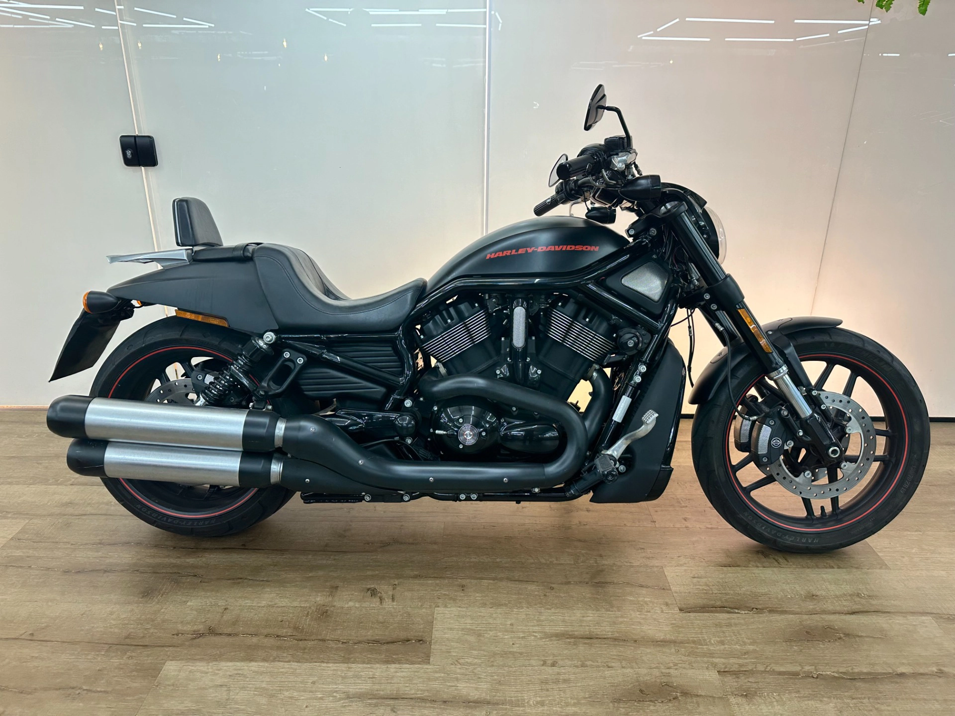 HARLEY-DAVIDSON V ROD NIGHT ROD ESPECIAL Custom