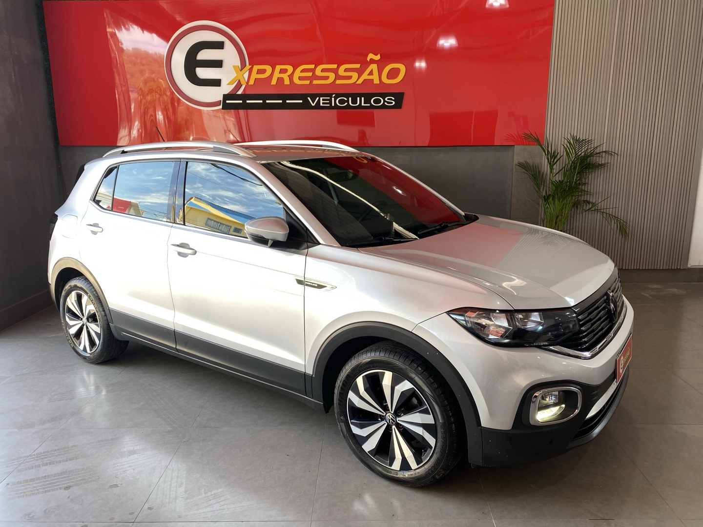 VOLKSWAGEN T-CROSS 1.4 250 TSI TOTAL FLEX HIGHLINE AUTOMÁTICO