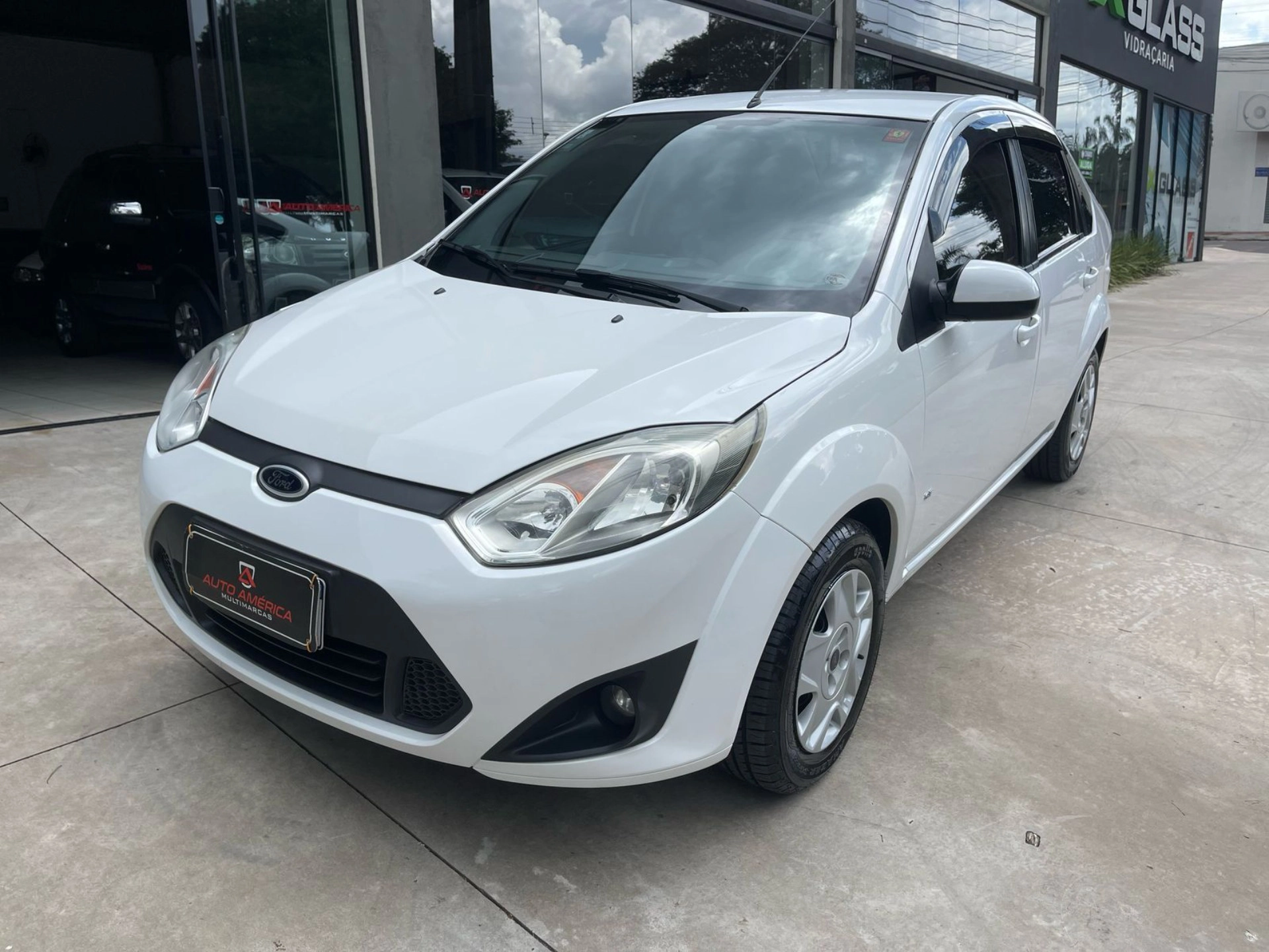 FORD FIESTA 1.6 ROCAM SEDAN 8V FLEX 4P MANUAL
