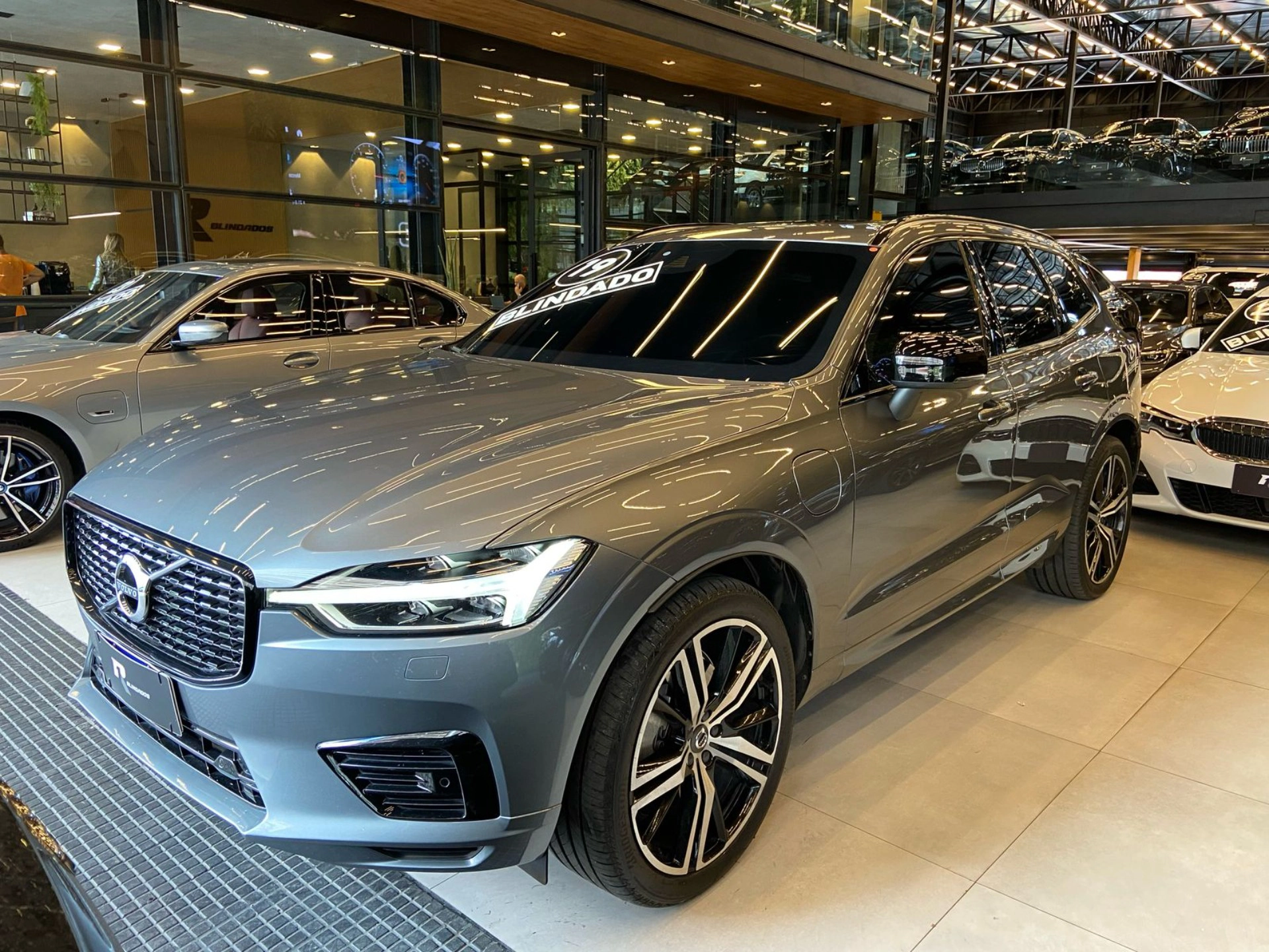 volvo XC60 2.0 T8 HYBRID R-DESIGN AWD GEARTRONIC 2019
