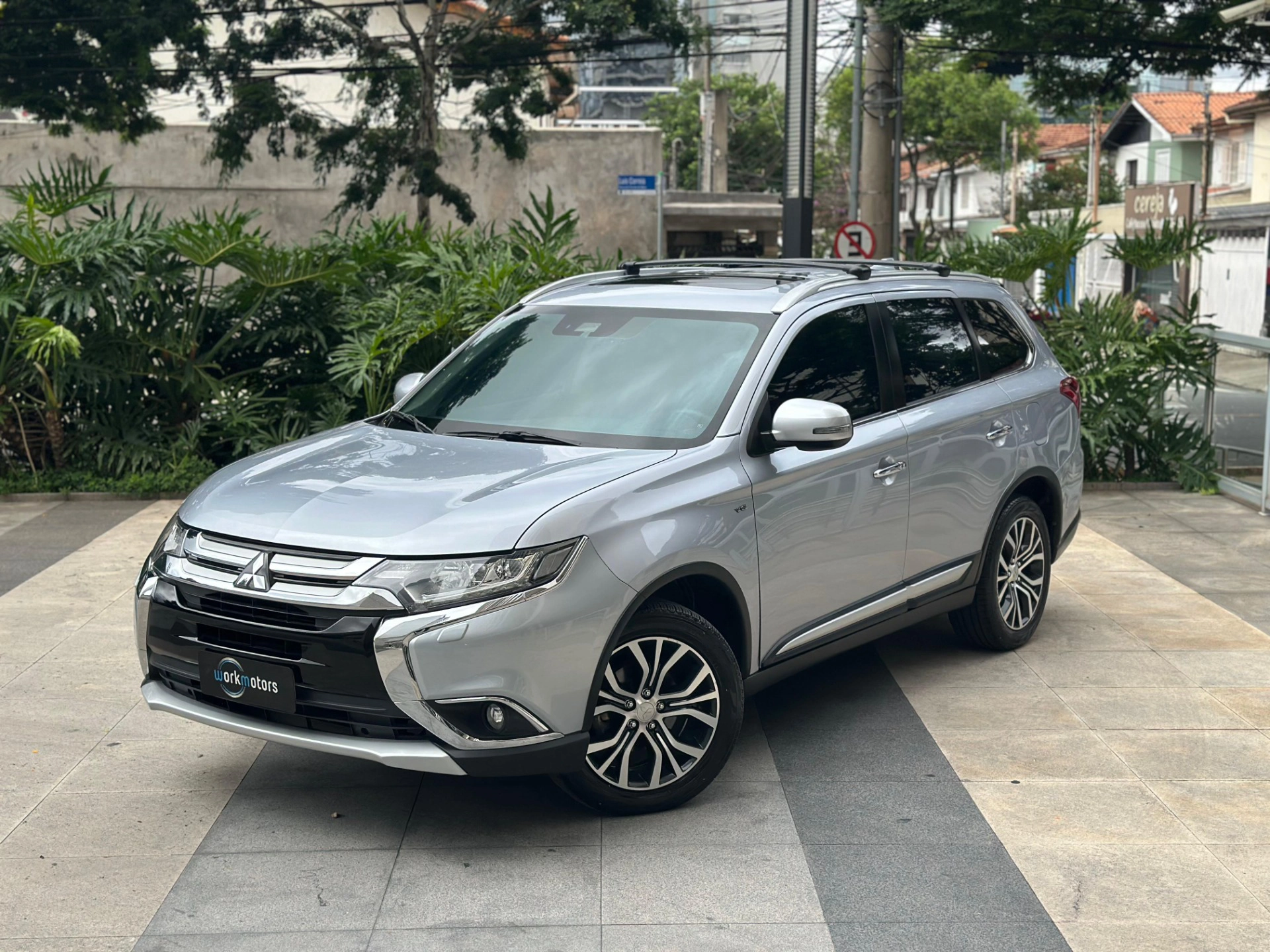 MITSUBISHI OUTLANDER 3.0 GT 4X4 V6 24V GASOLINA 4P AUTOMÁTICO