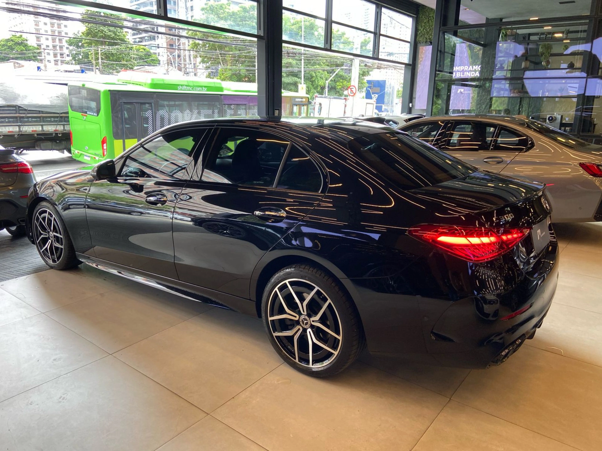 mercedes-benz C 300 2.0 EQ BOOST HÍBRIDO AMG LINE 9G-TRONIC 2024
