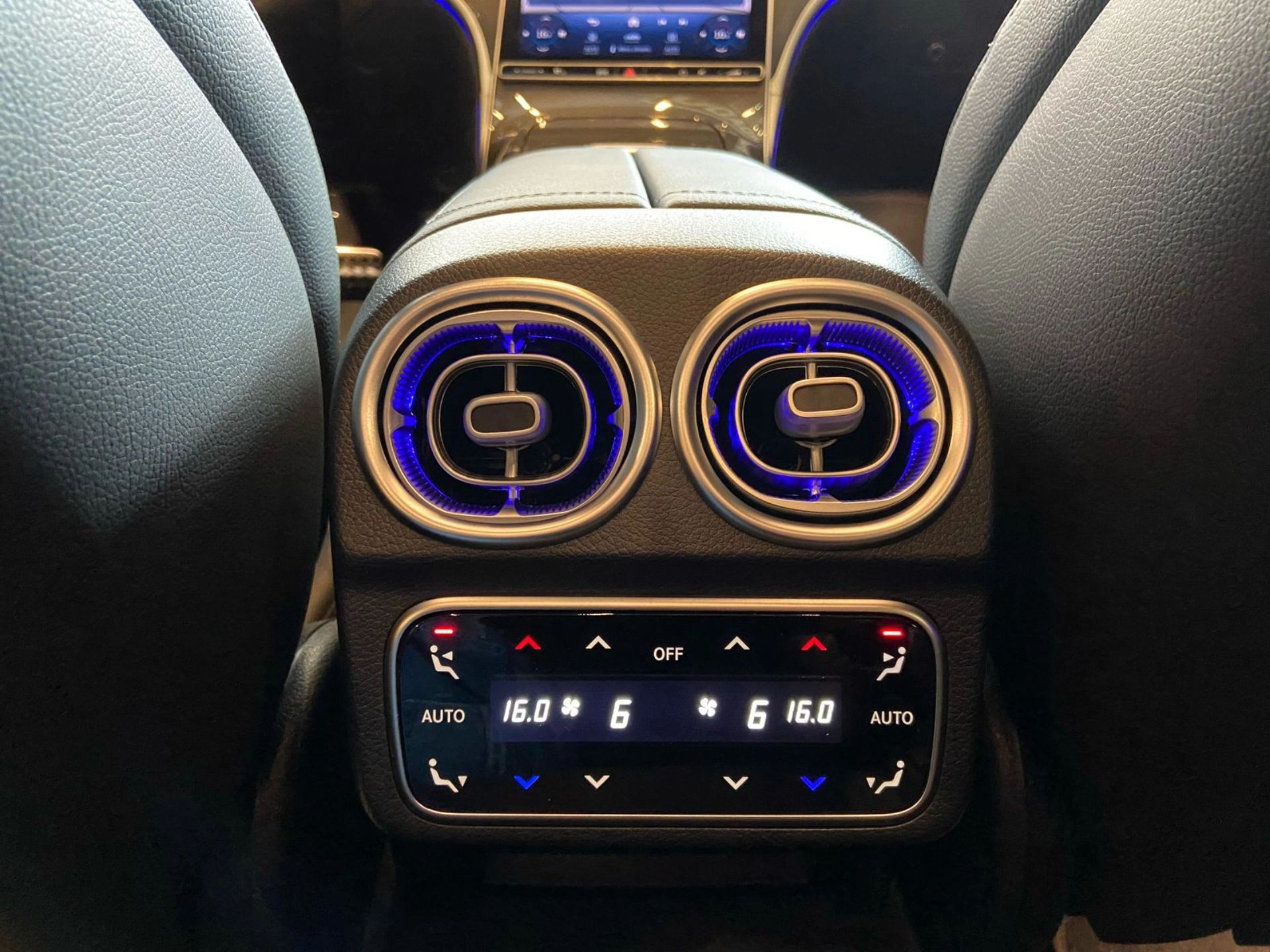 mercedes-benz C 300 2.0 EQ BOOST HÍBRIDO AMG LINE 9G-TRONIC 2024