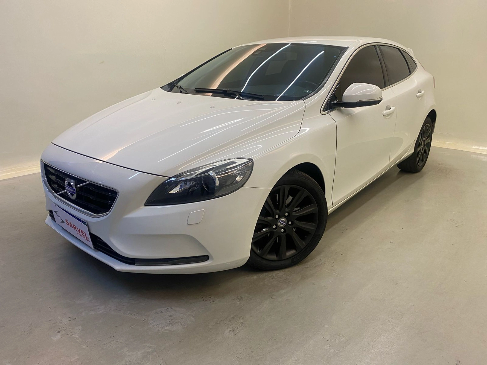 VOLVO V40 2.0 T4 DYNAMIC TURBO GASOLINA 4P AUTOMÁTICO