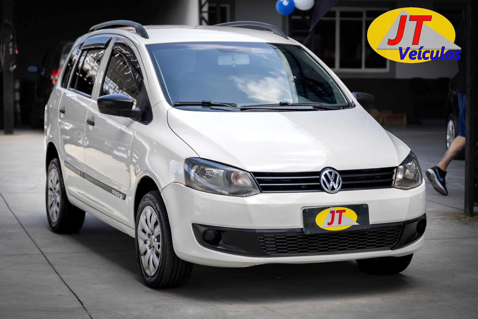 VOLKSWAGEN FOX 1.6 MI 8V FLEX 4P MANUAL