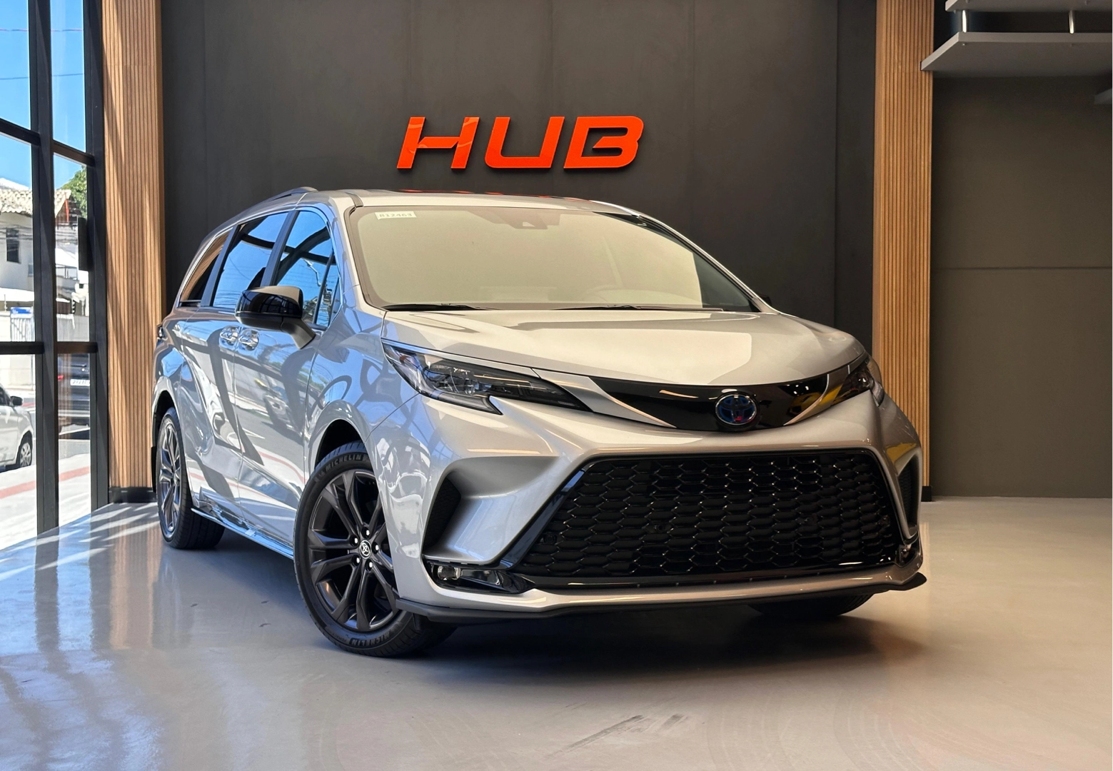TOYOTA SIENNA 2.5 VVT-I HYBRID XSE CVT