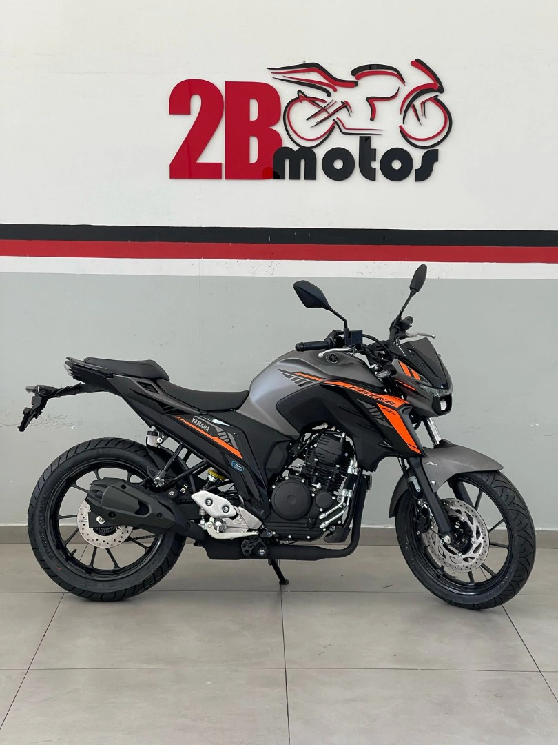 YAMAHA FZ25 FAZER ABS Esportiva