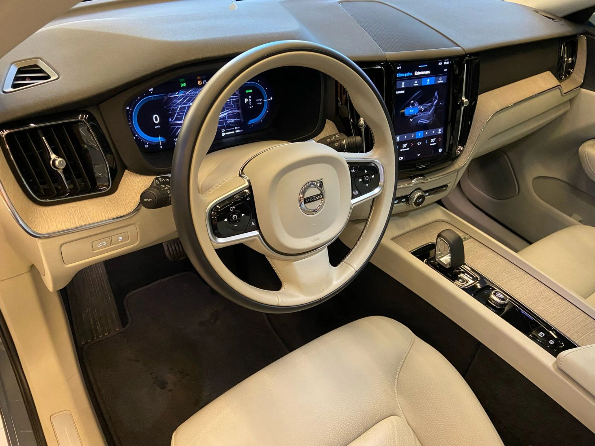 volvo XC60 2.0 T8 RECHARGE PLUS AWD GEARTRONIC 2024