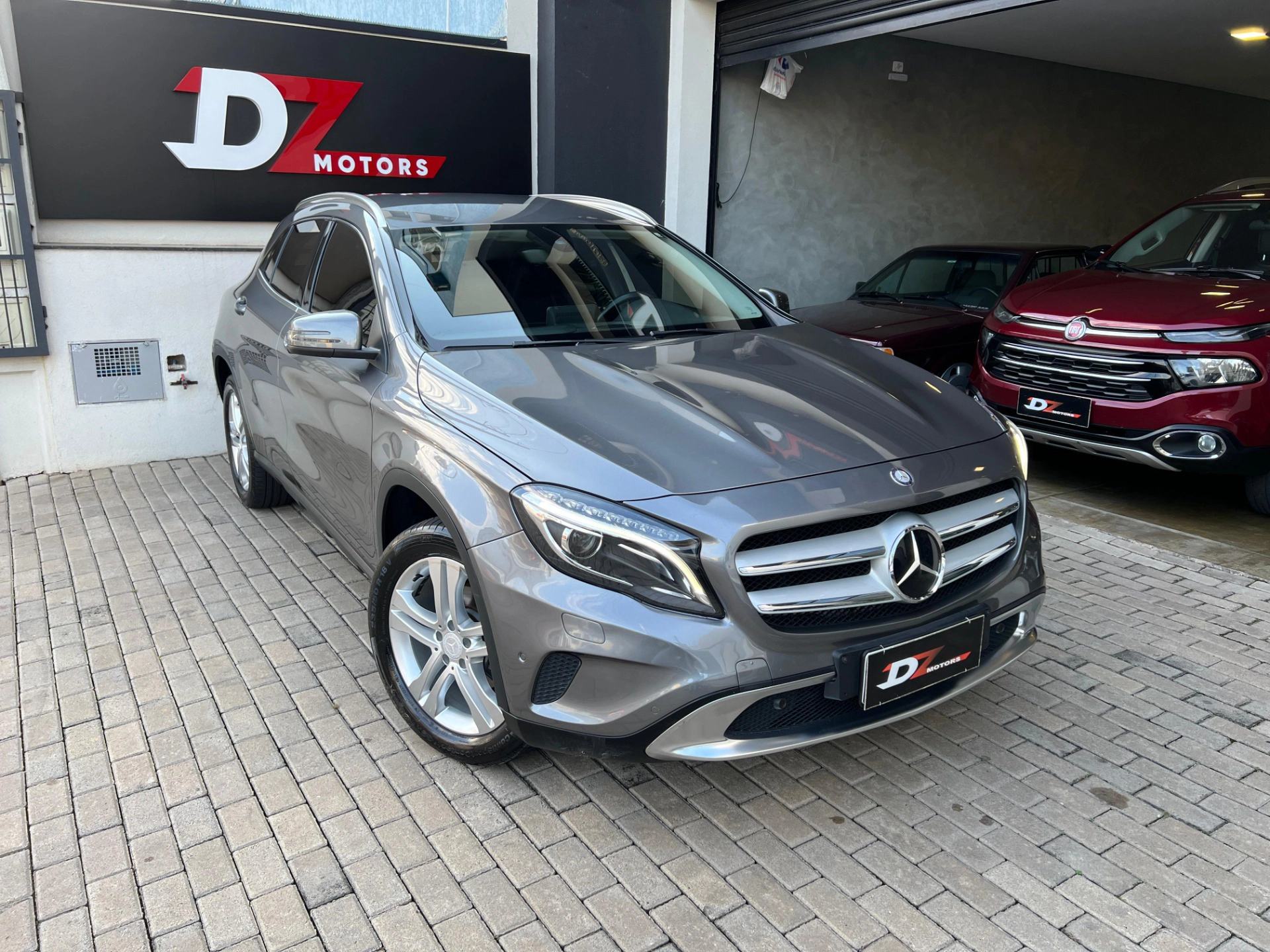 MERCEDES-BENZ GLA 200 1.6 CGI ADVANCE 16V TURBO FLEX 4P AUTOMÁTICO