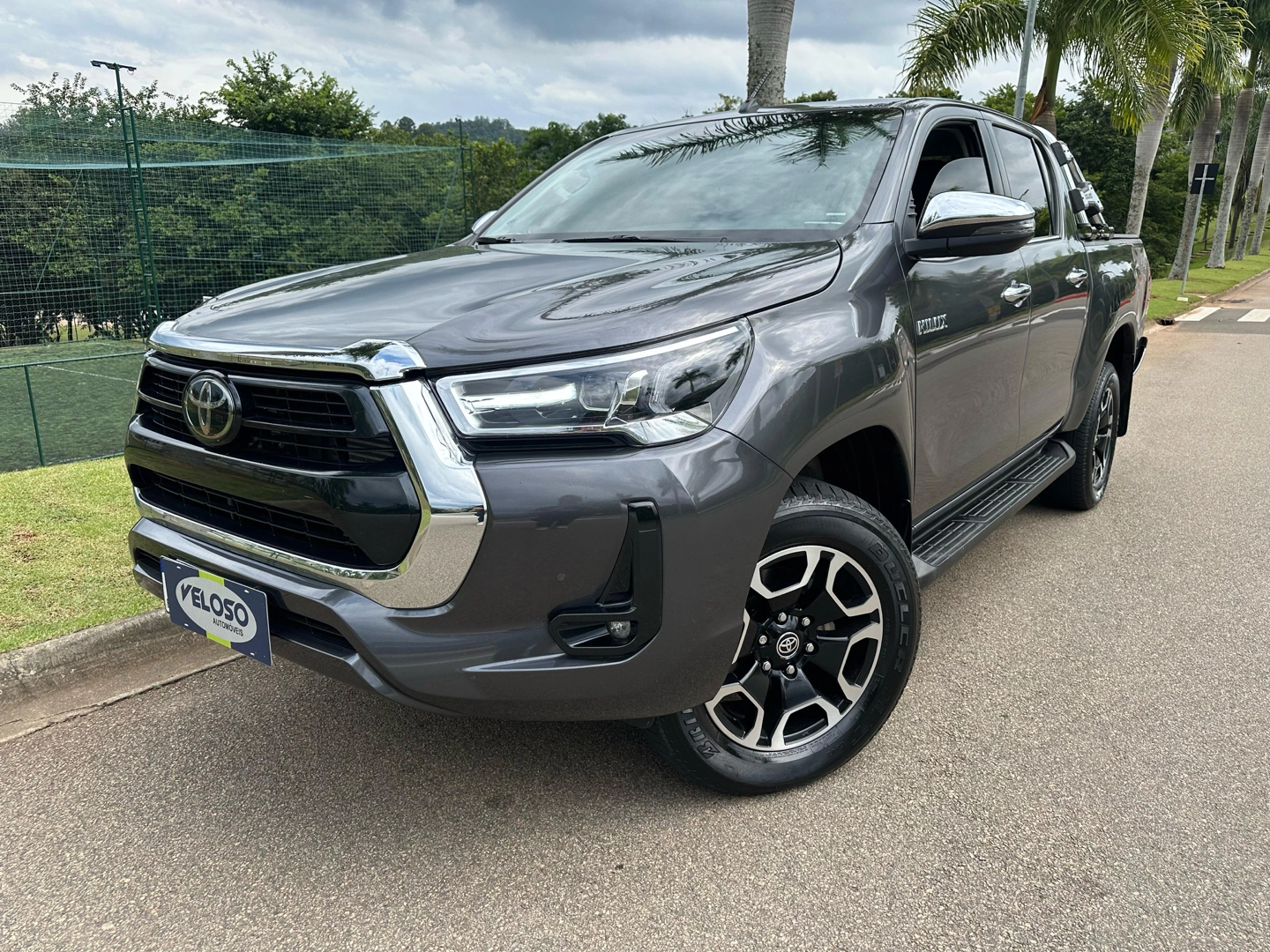 TOYOTA HILUX 2.8 D-4D TURBO DIESEL CD SRX 4X4 AUTOMÁTICO
