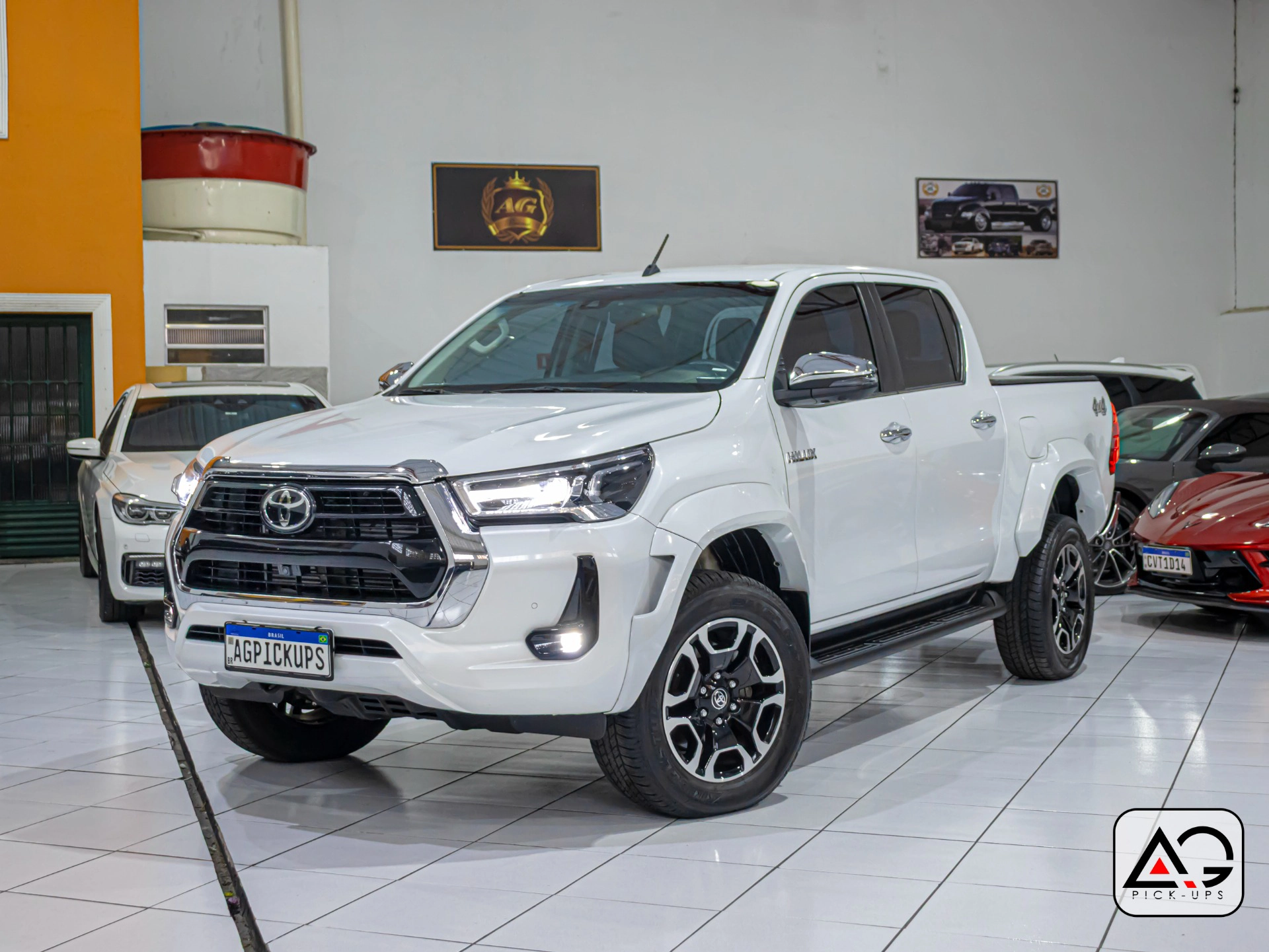TOYOTA HILUX 2.8 D-4D TURBO DIESEL CD SRX PLUS 4X4 AUTOMÁTICO