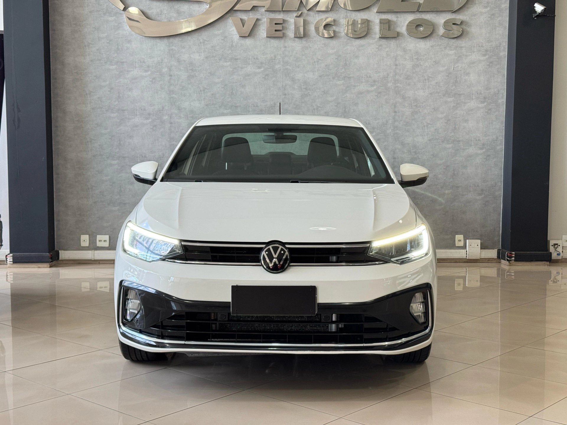 VOLKSWAGEN VIRTUS 1.0 200 TSI HIGHLINE AUTOMÁTICO