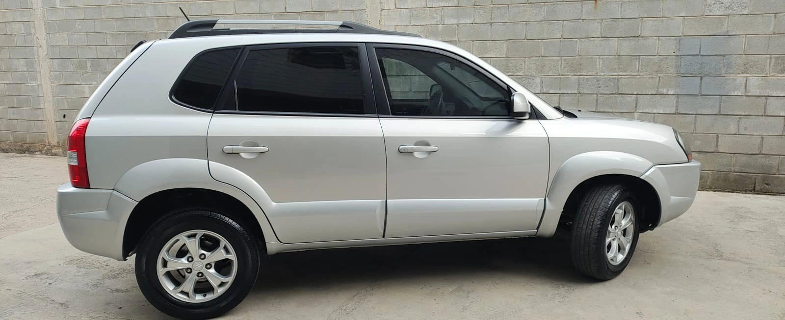 HYUNDAI TUCSON 2.0 MPFI GLS 16V 143CV 2WD GASOLINA 4P AUTOMÁTICO