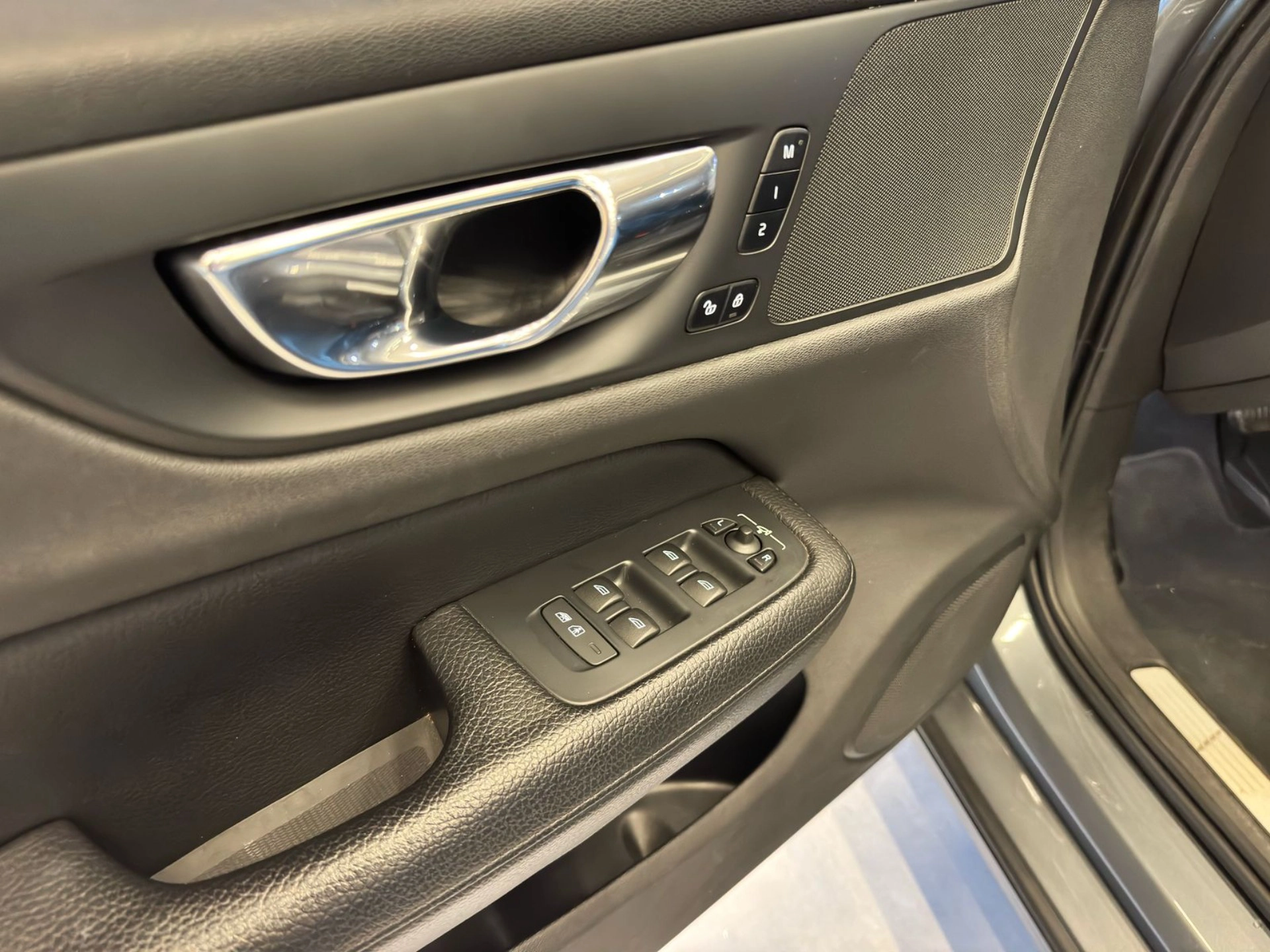volvo V60 2.0 T5 GASOLINA MOMENTUM GEARTRONIC 2020