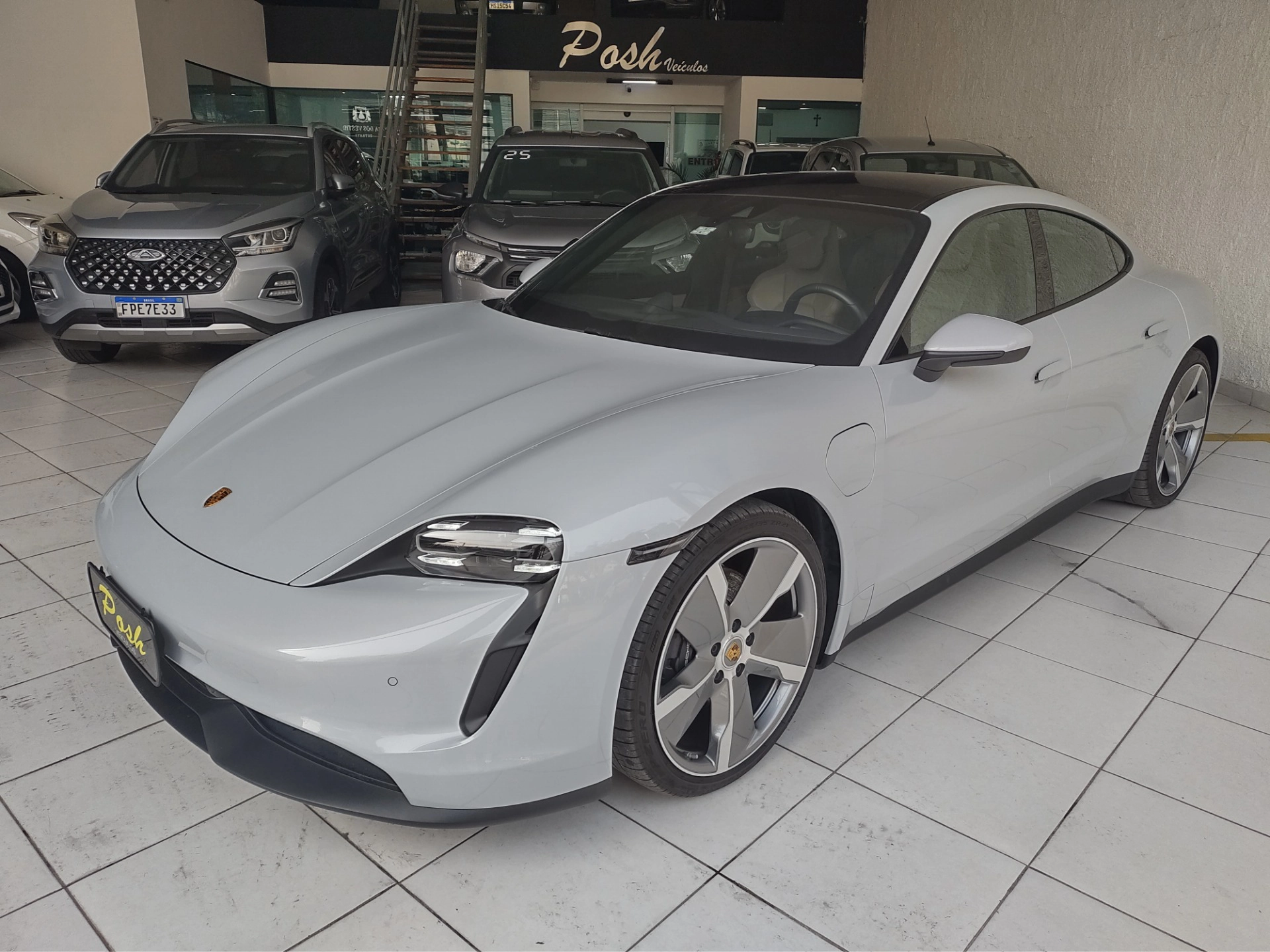 PORSCHE TAYCAN ELÉTRICO