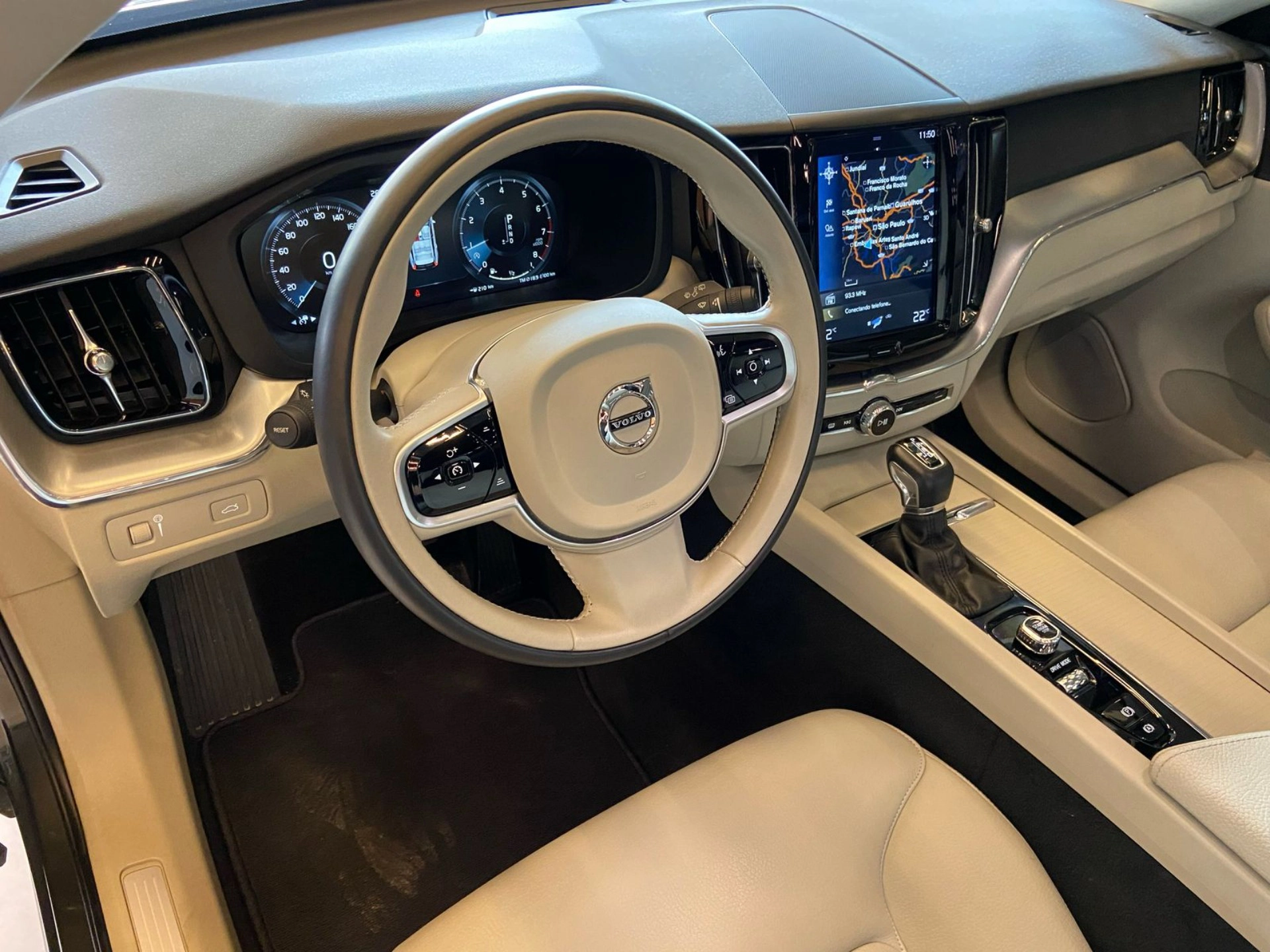 volvo XC60 2.0 T5 GASOLINA MOMENTUM AWD GEARTRONIC 2020