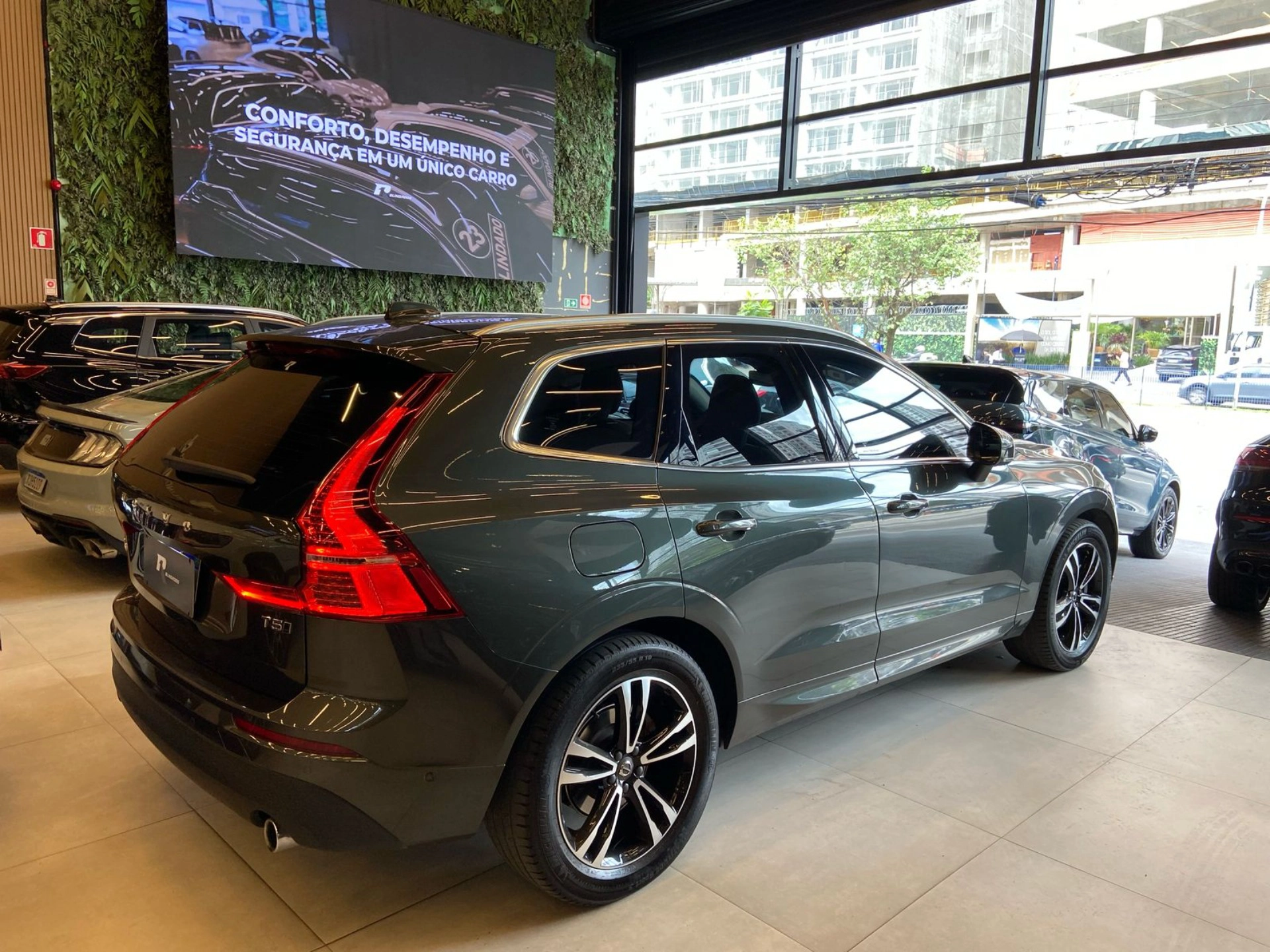 volvo XC60 2.0 T5 GASOLINA MOMENTUM AWD GEARTRONIC 2020