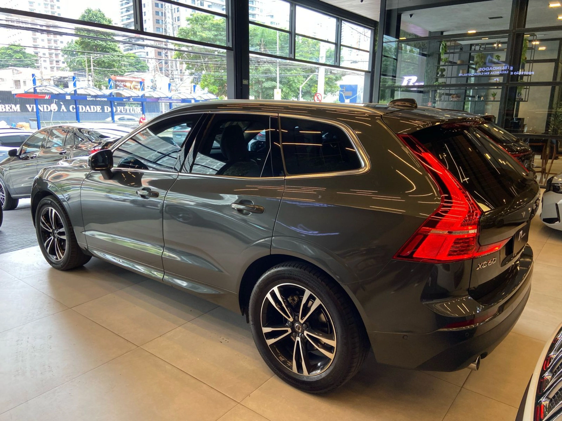 volvo XC60 2.0 T5 GASOLINA MOMENTUM AWD GEARTRONIC 2020