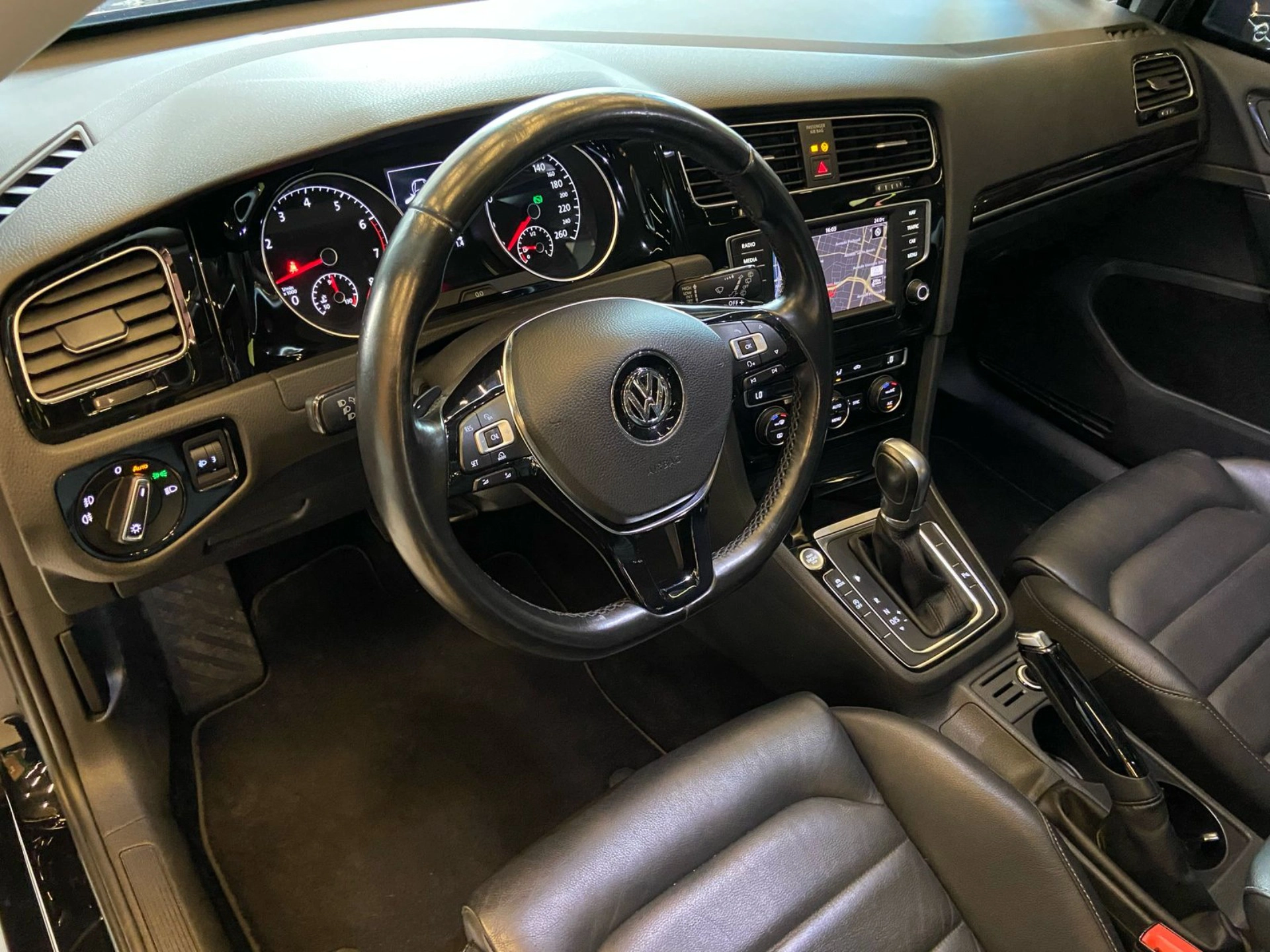 volkswagen GOLF 1.4 TSI HIGHLINE 16V TOTAL FLEX 4P TIPTRONIC 2017