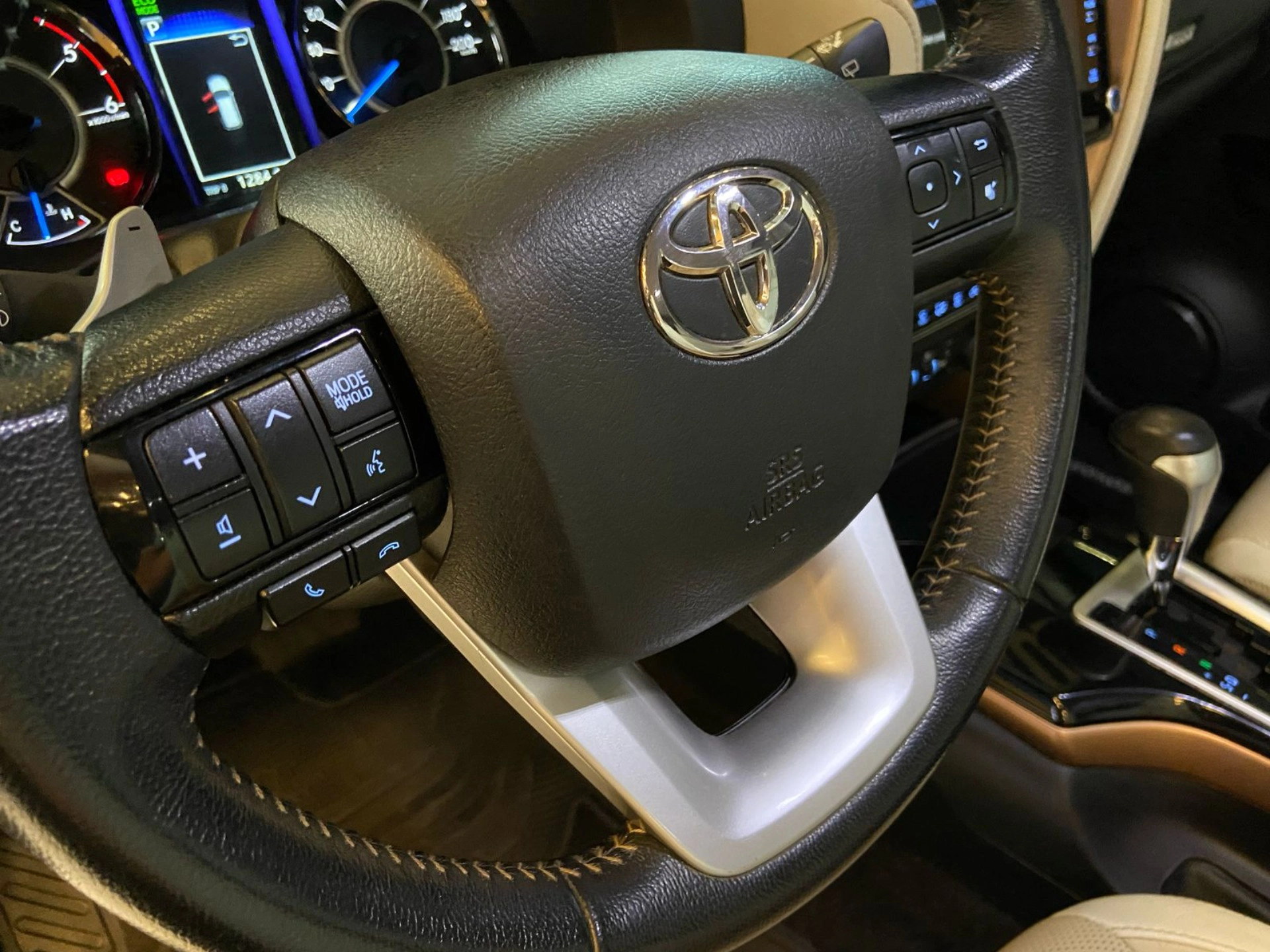 toyota HILUX SW4 2.8 SRX DIAMOND 4X4 7 LUGARES 16V TURBO INTERCOOLER DIESEL 4P AUTOMÁTICO 2020