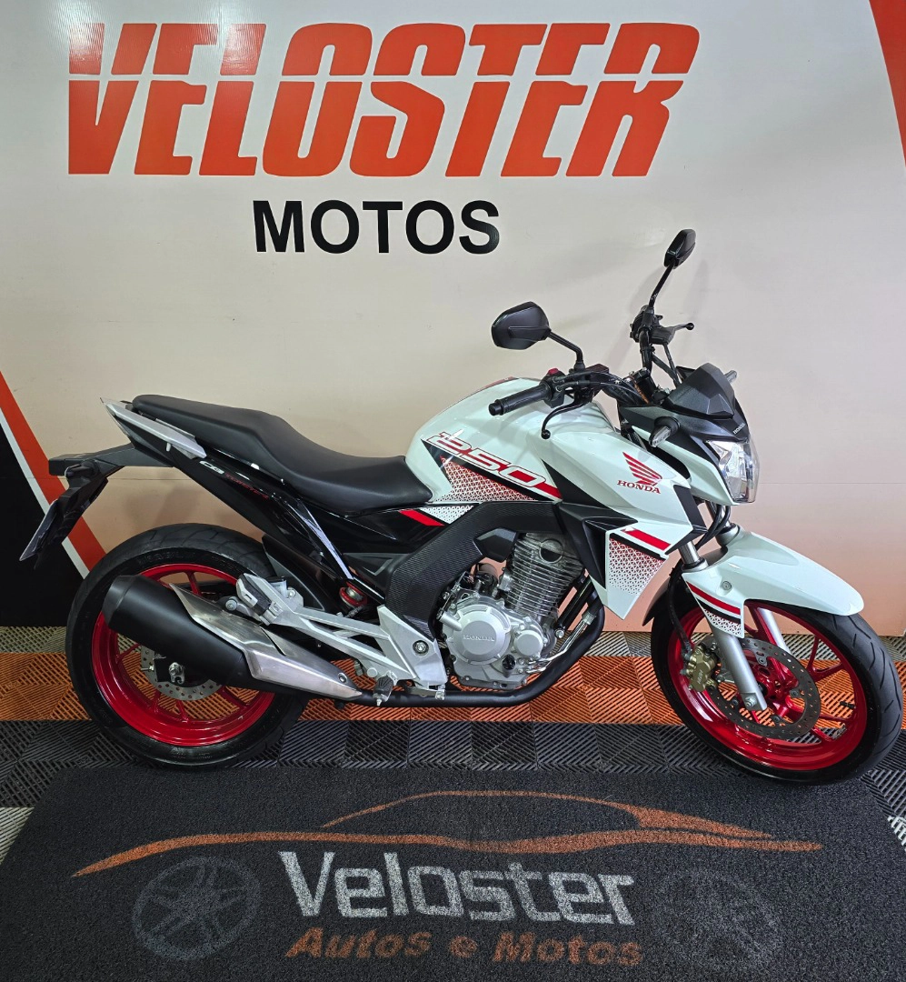 HONDA CB TWISTER Street