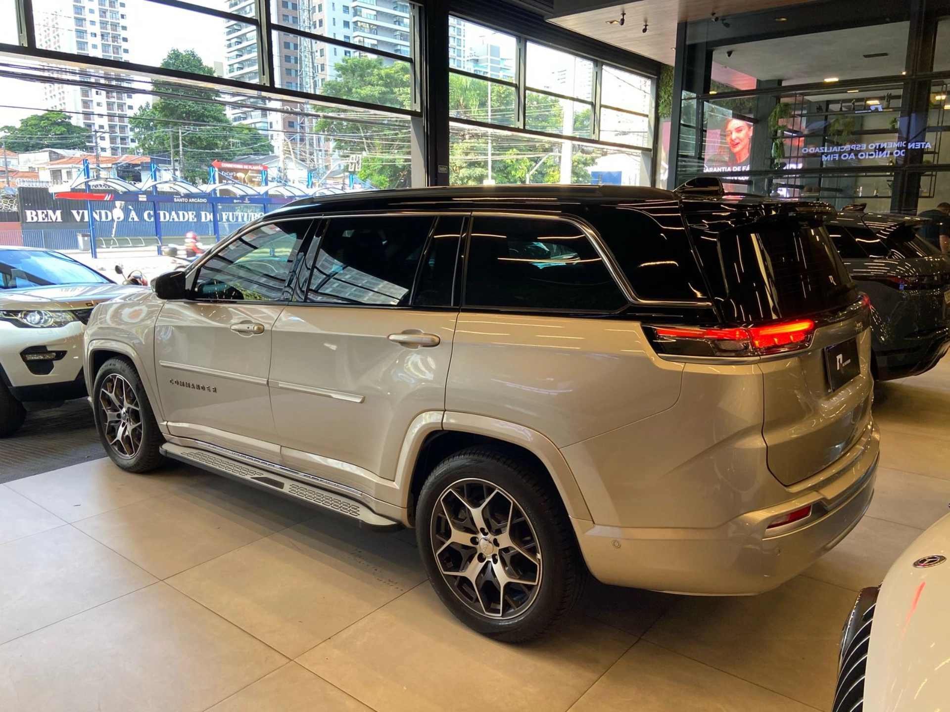 jeep COMMANDER 1.3 T270 TURBO FLEX OVERLAND AT6 2023