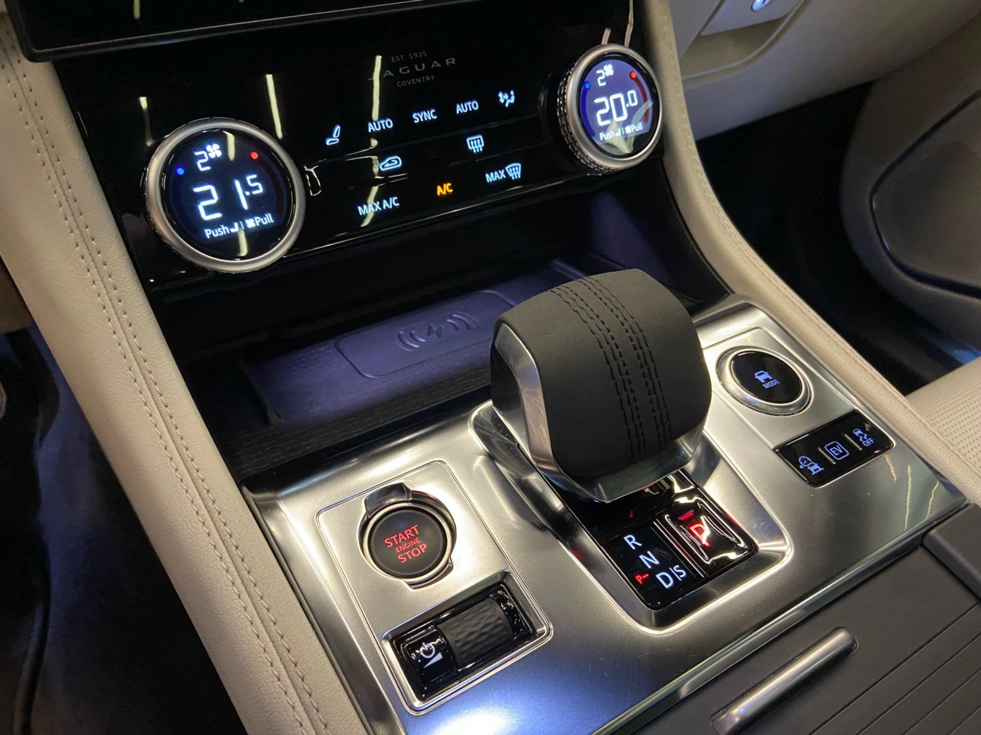 jaguar F-PACE 2.0 P400E PHEV R-DYNAMIC SE AWD AUTOMÁTICO 2024