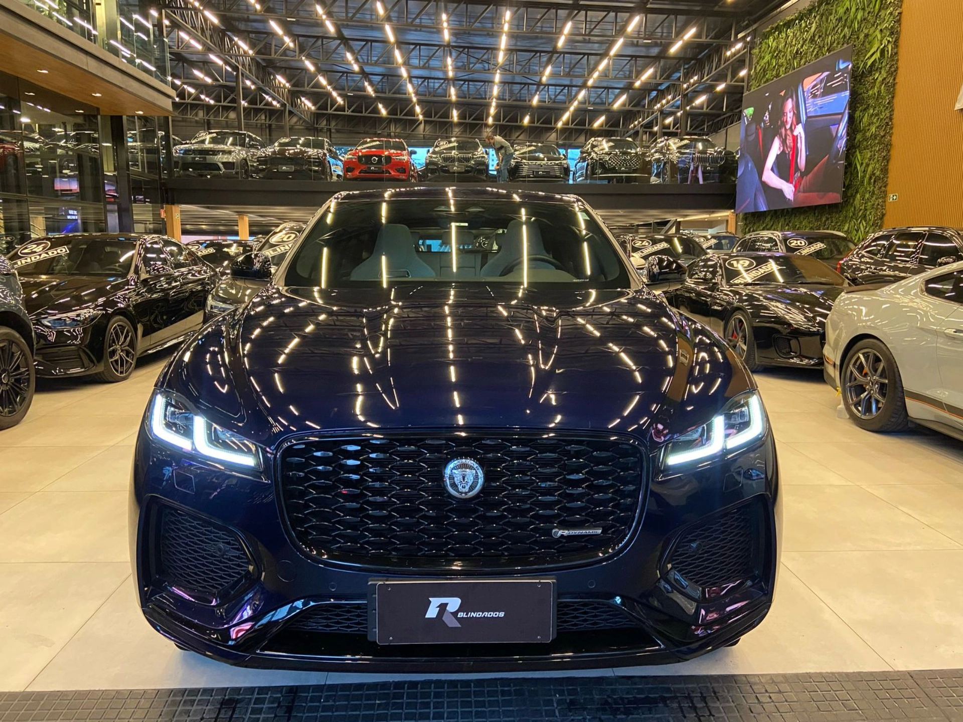 jaguar F-PACE 2.0 P400E PHEV R-DYNAMIC SE AWD AUTOMÁTICO 2024