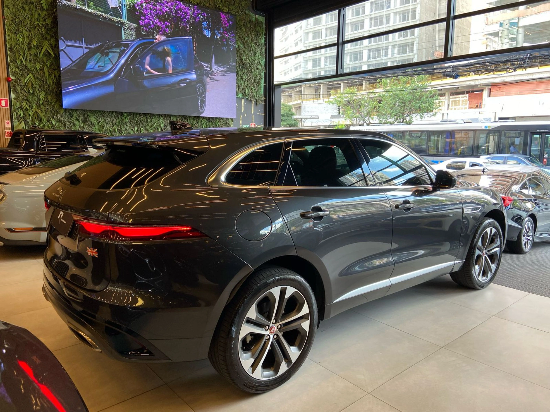 jaguar F-PACE 3.0 P340 MHEV R-DYNAMIC SE AWD AUTOMÁTICO 2023