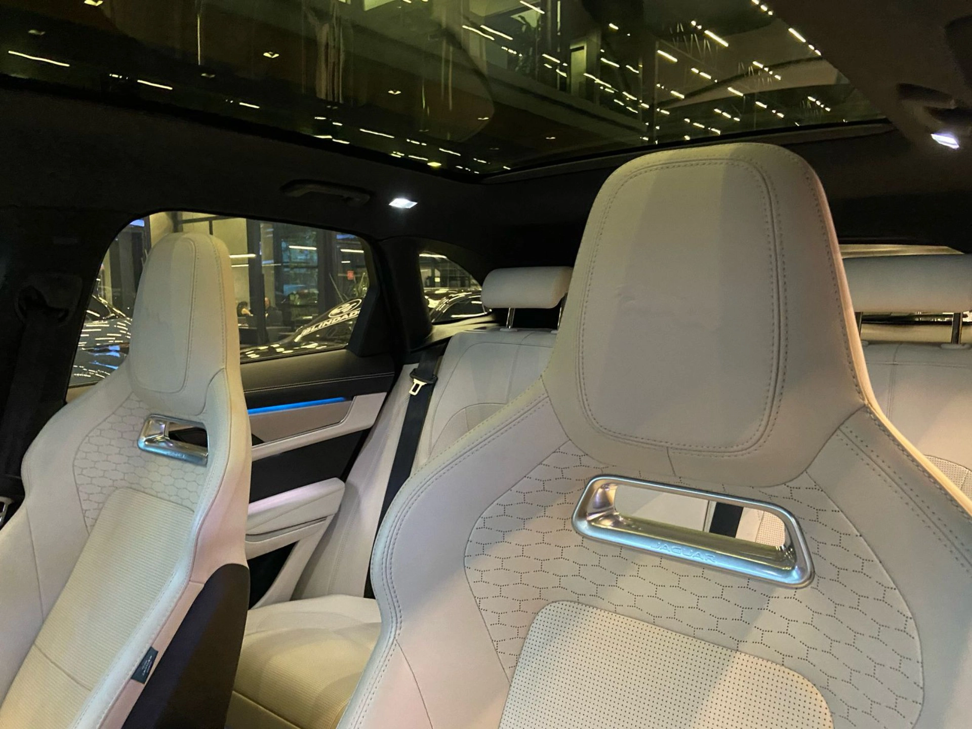 jaguar F-PACE 2.0 P400E PHEV R-DYNAMIC SE AWD AUTOMÁTICO 2024