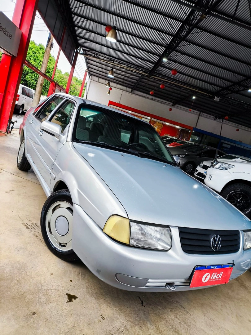 VOLKSWAGEN SANTANA 1.8 MI 8V GASOLINA 4P MANUAL